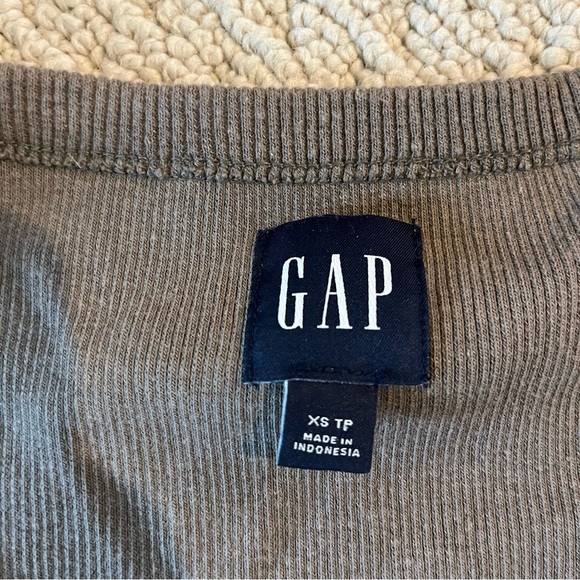 gap fitted rib cardigan - Picture 2 of 3